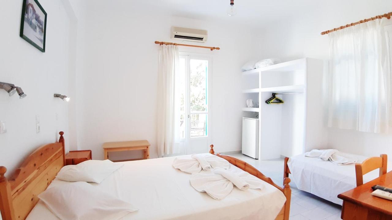 Bizas Rooms & Studios Parikia  Exterior photo