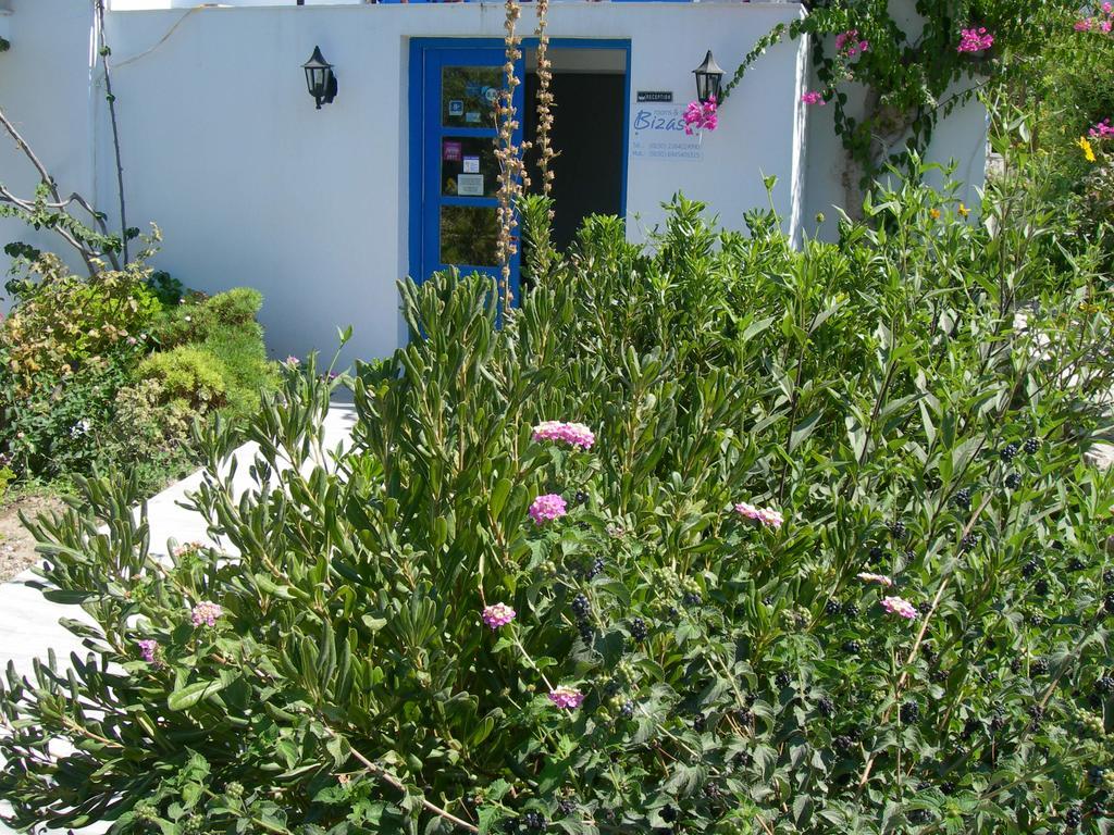 Bizas Rooms & Studios Parikia  Exterior photo