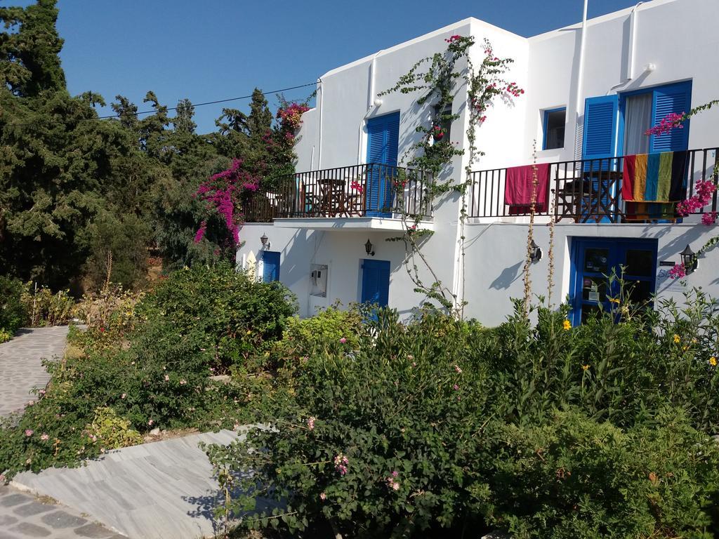 Bizas Rooms & Studios Parikia  Exterior photo