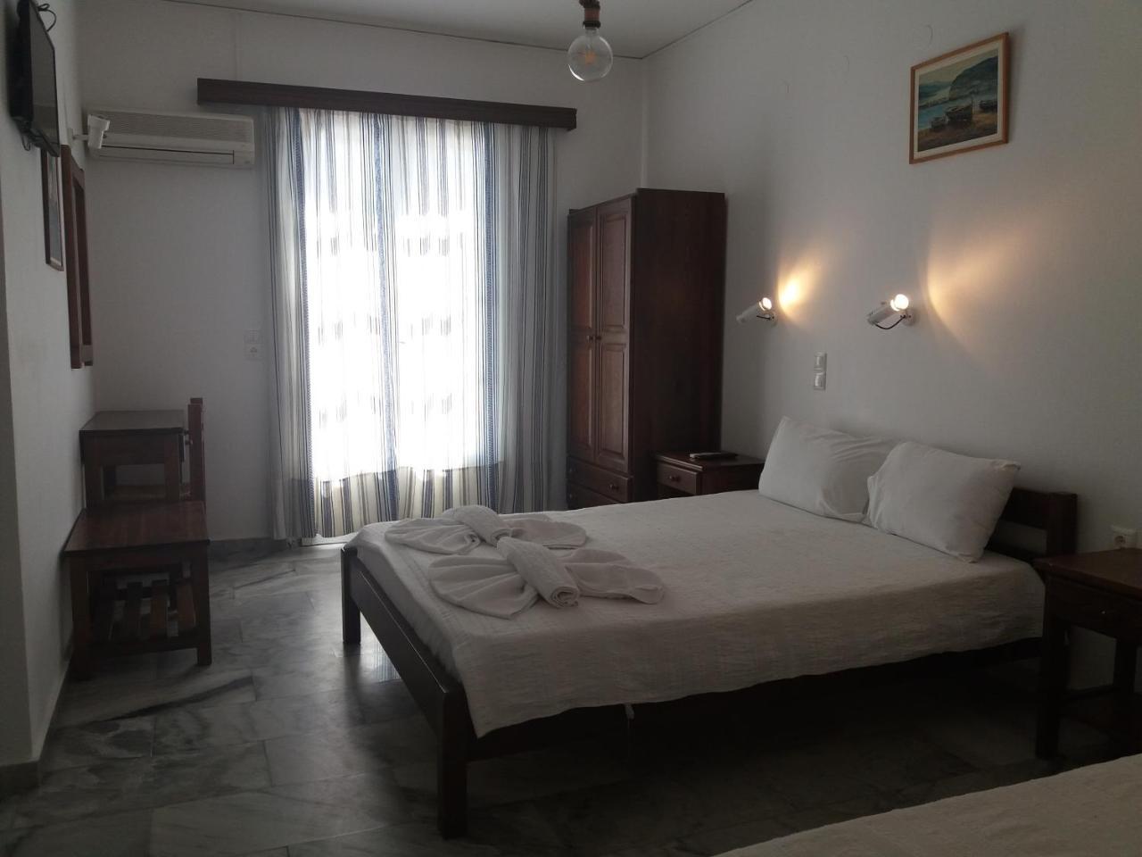 Bizas Rooms & Studios Parikia  Exterior photo